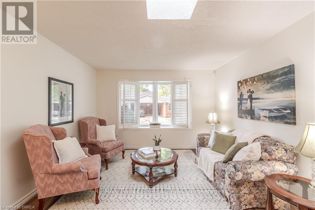 Property at 47 - 1030 COLBORNE STREET image 3
