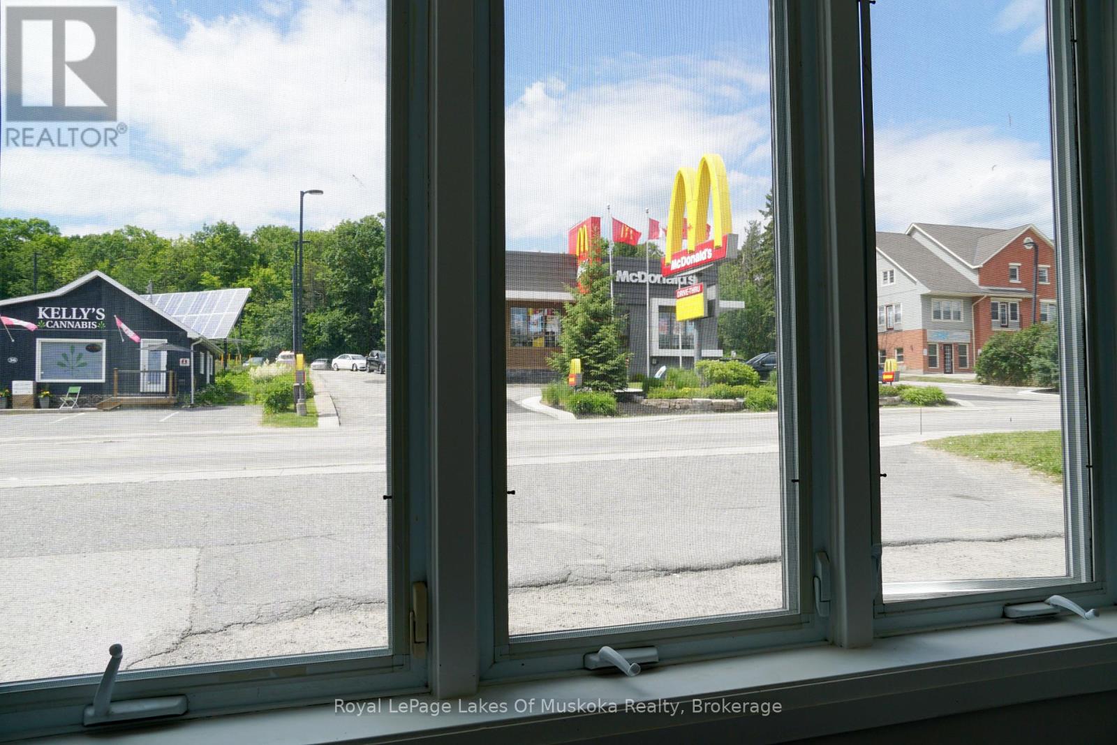 1 - 39 King William Street, Huntsville, Ontario  P1H 1G3 - Photo 3 - X12249934