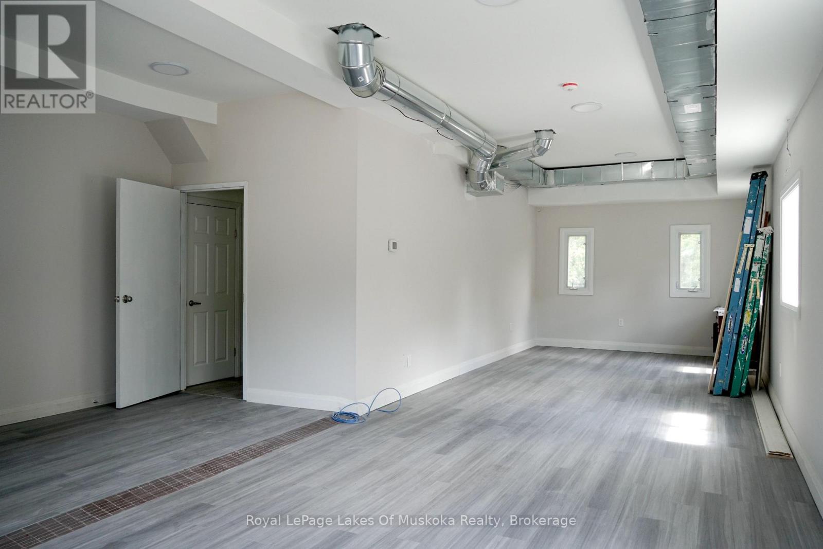 1 - 39 King William Street, Huntsville, Ontario  P1H 1G3 - Photo 5 - X12249934