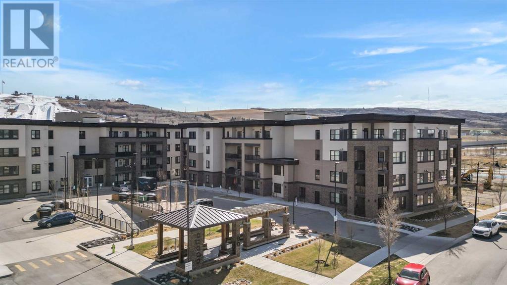 Property at 3206, 80 Greenbriar Place NW image 3