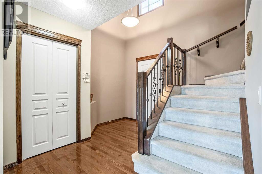 Property at 285 Evermeadow Avenue SW image 3