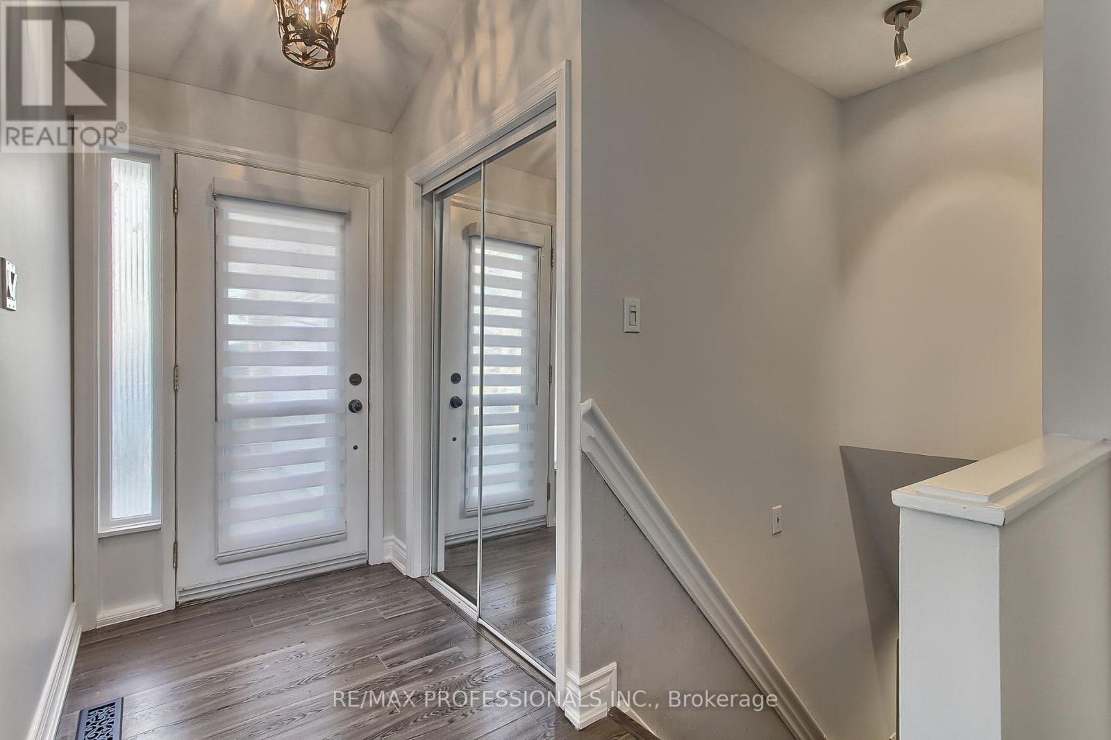 Property at 425 CANTERBURY CRESCENT image 5