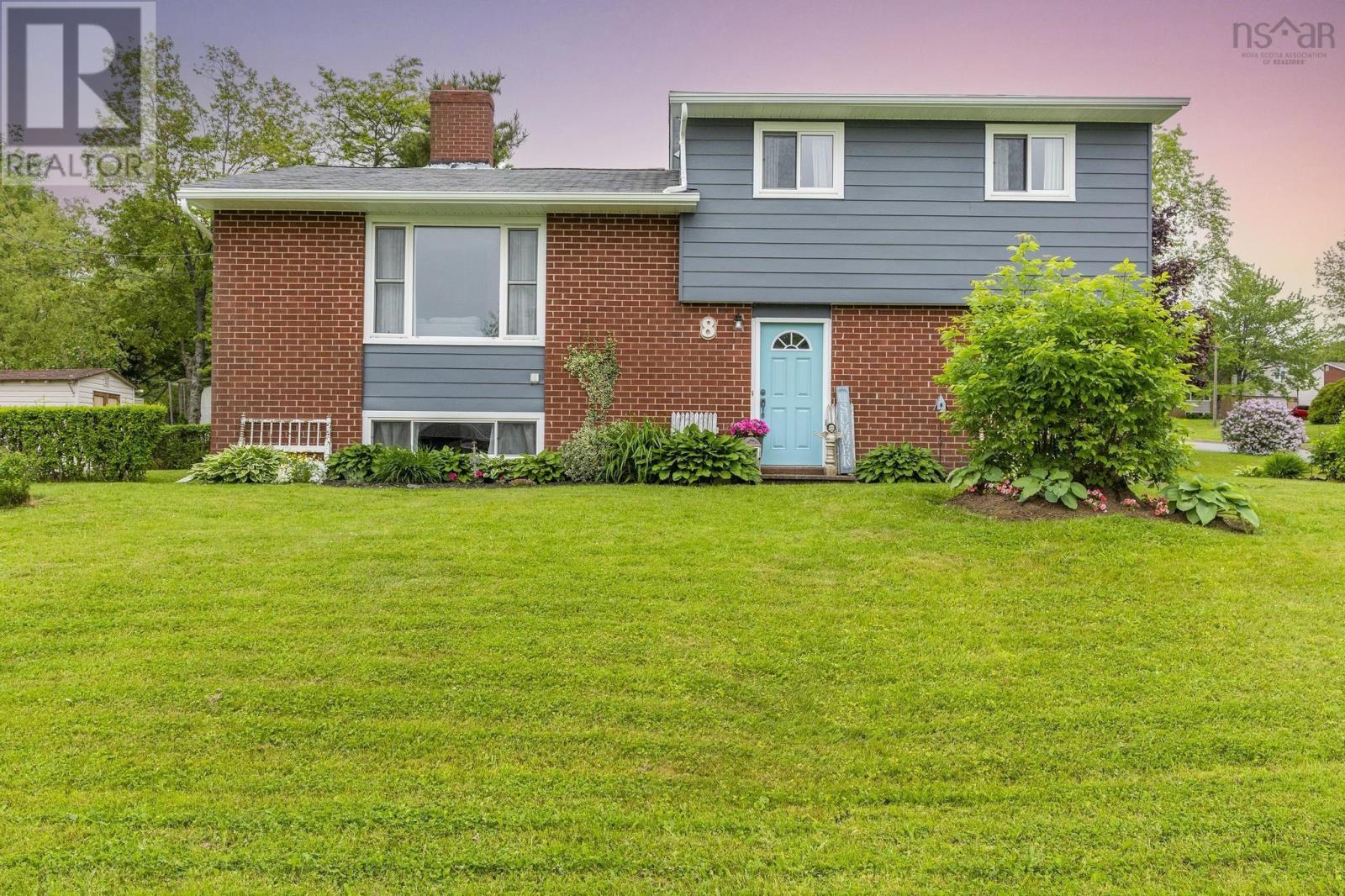 Property at 8 Hardisty Court image 1