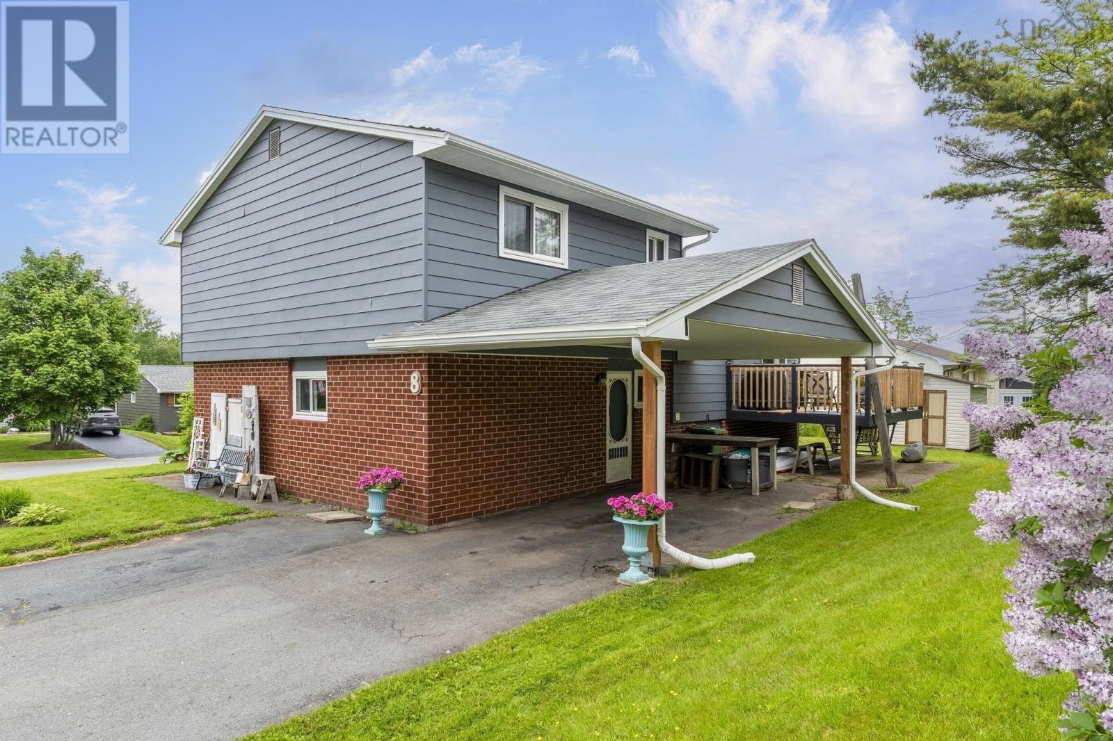 Property at 8 Hardisty Court image 3