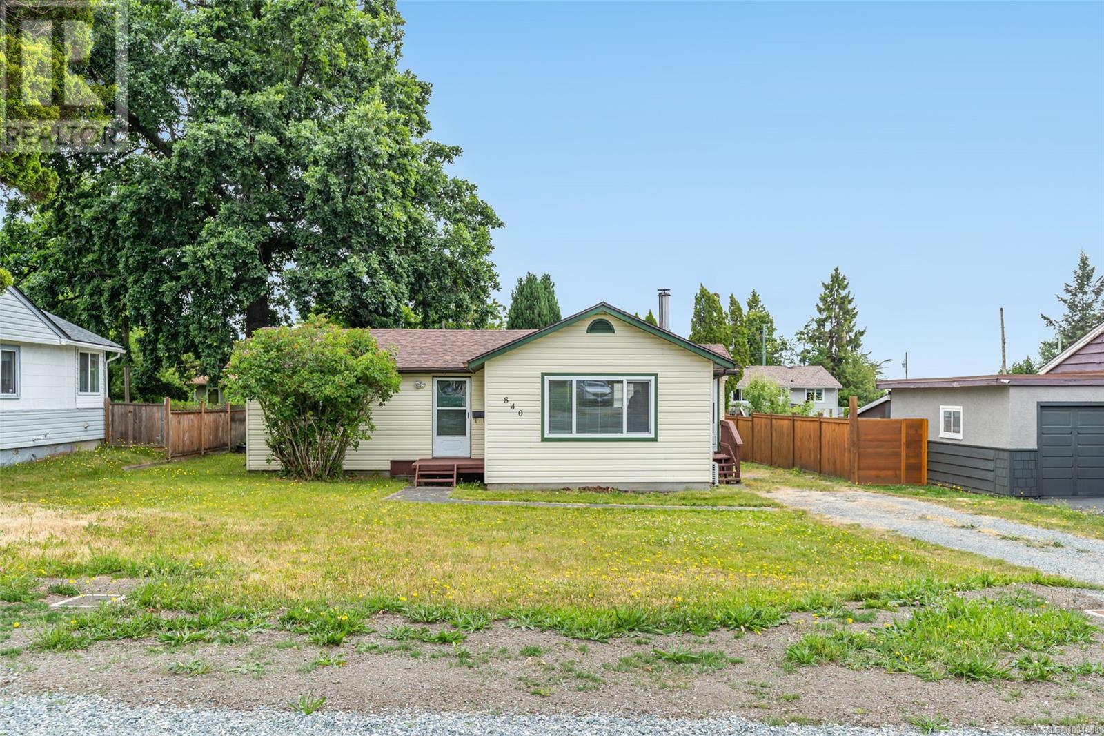 Property at 840 Oakley St image 1