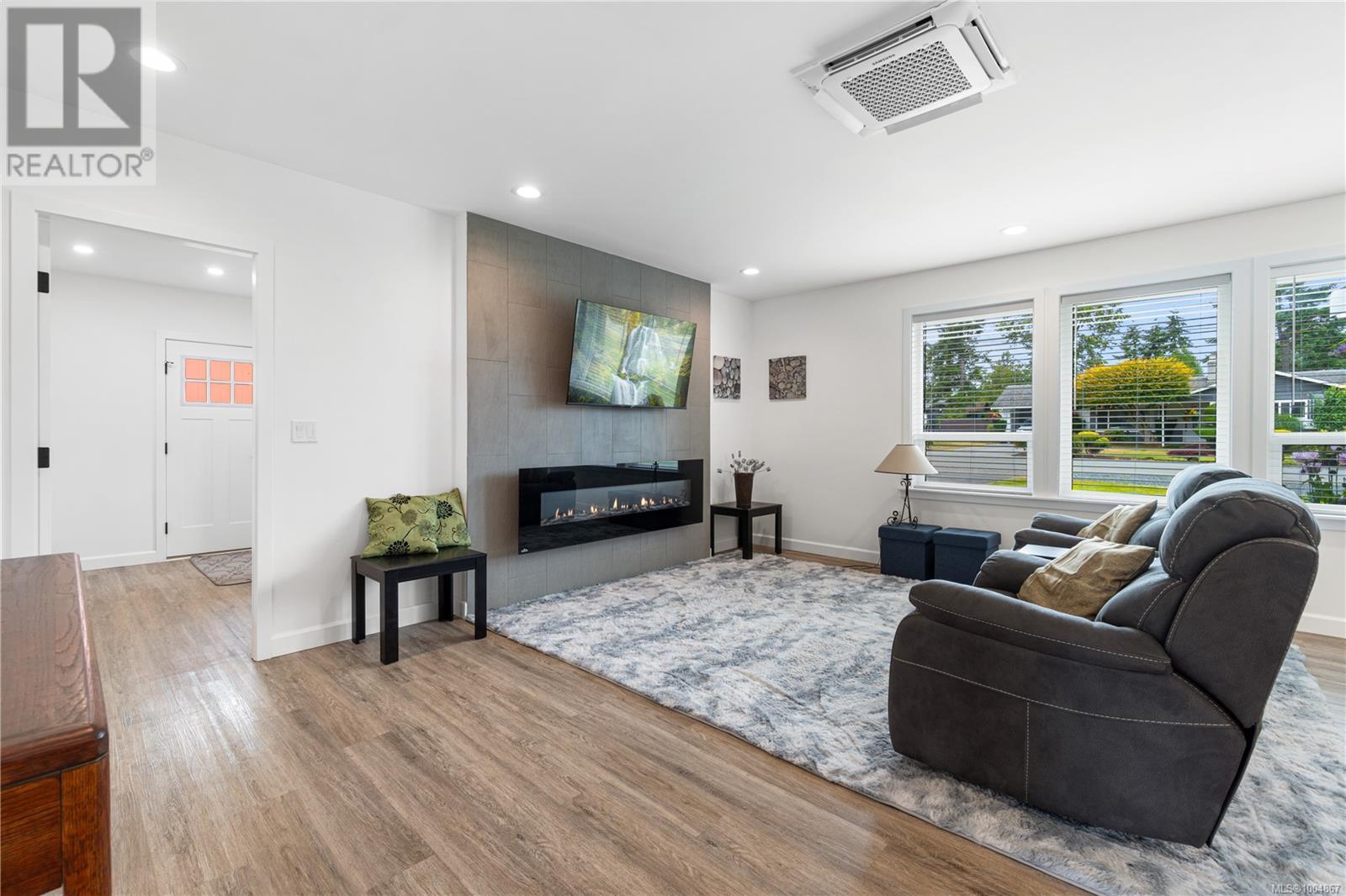 Property at 250 Cedar St image 3
