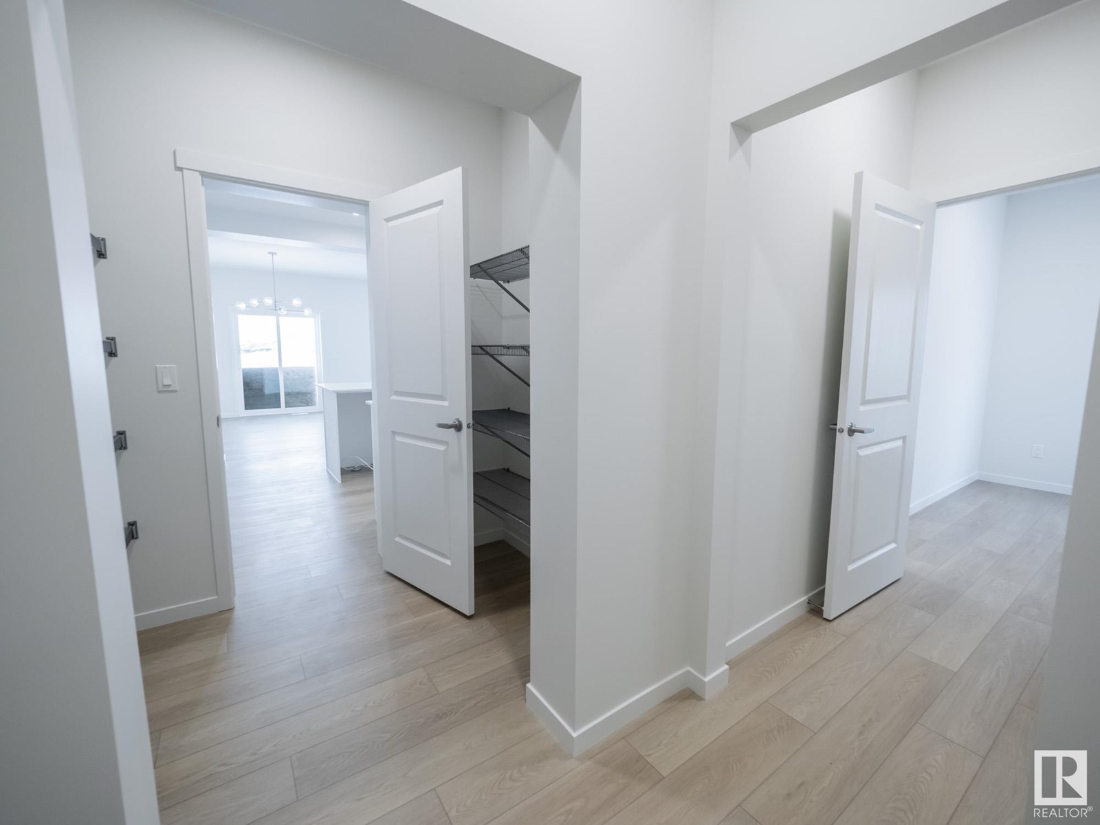 Property at 8720 224 ST NW image 4