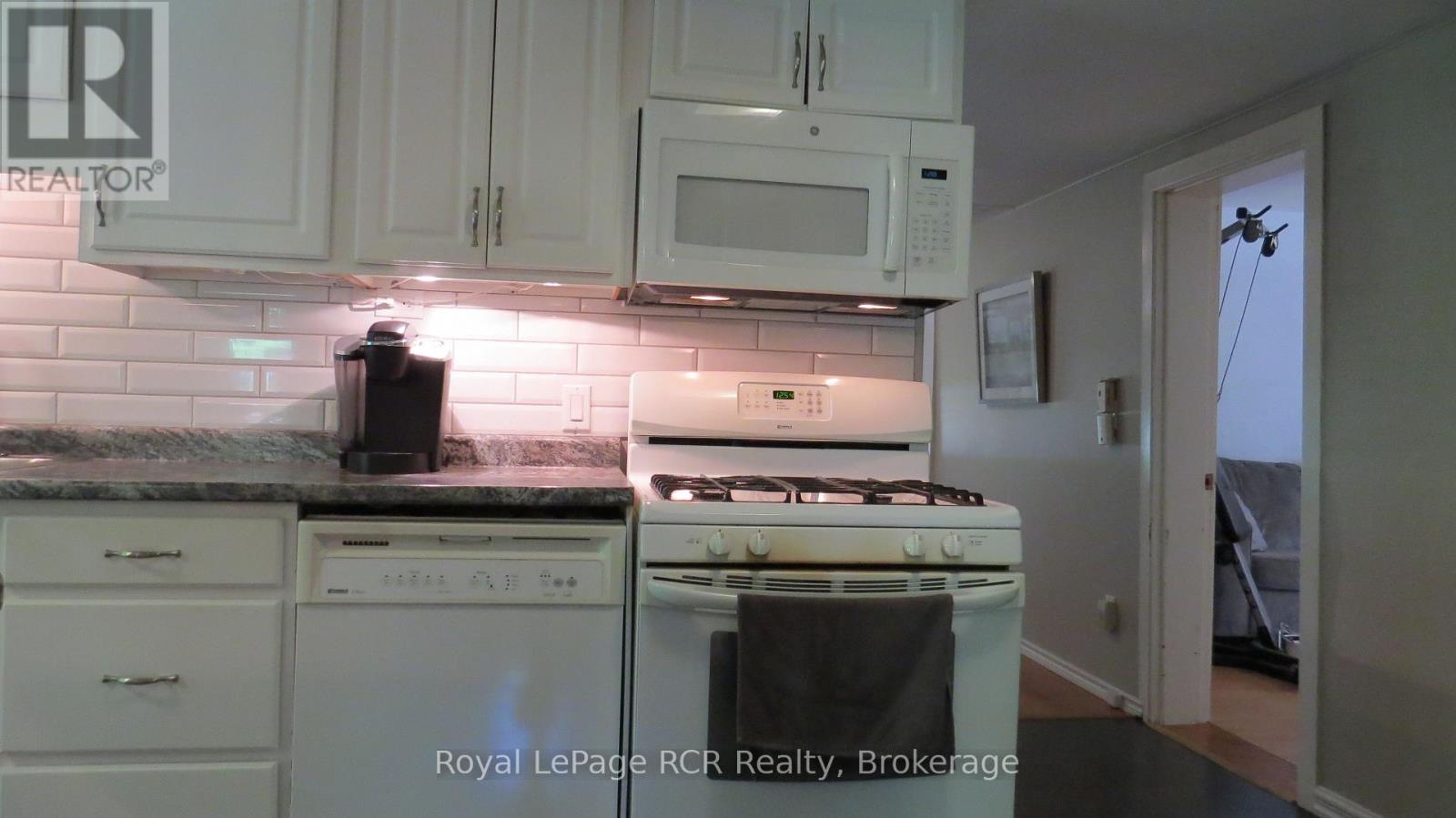 164 Edward Street, Saugeen Shores, Ontario  N0H 2L0 - Photo 29 - X12249308