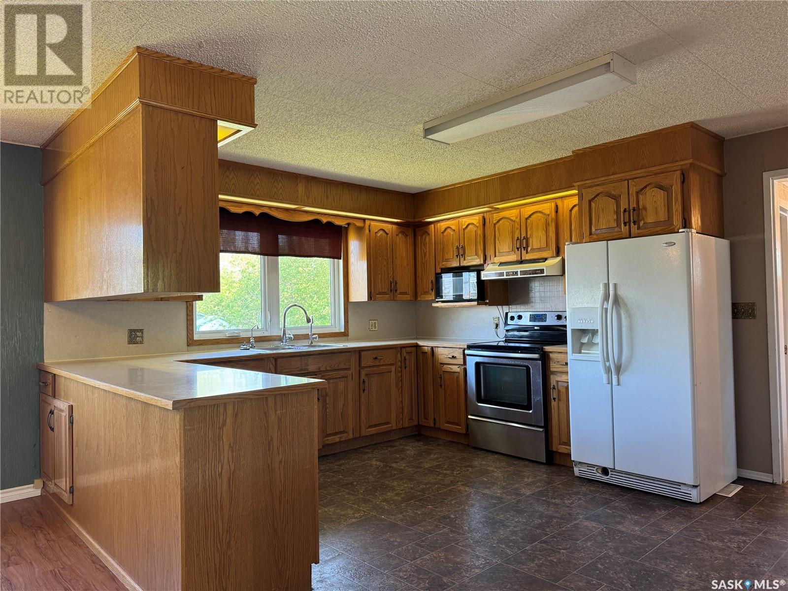 Property at 409 3rd AVENUE image 3