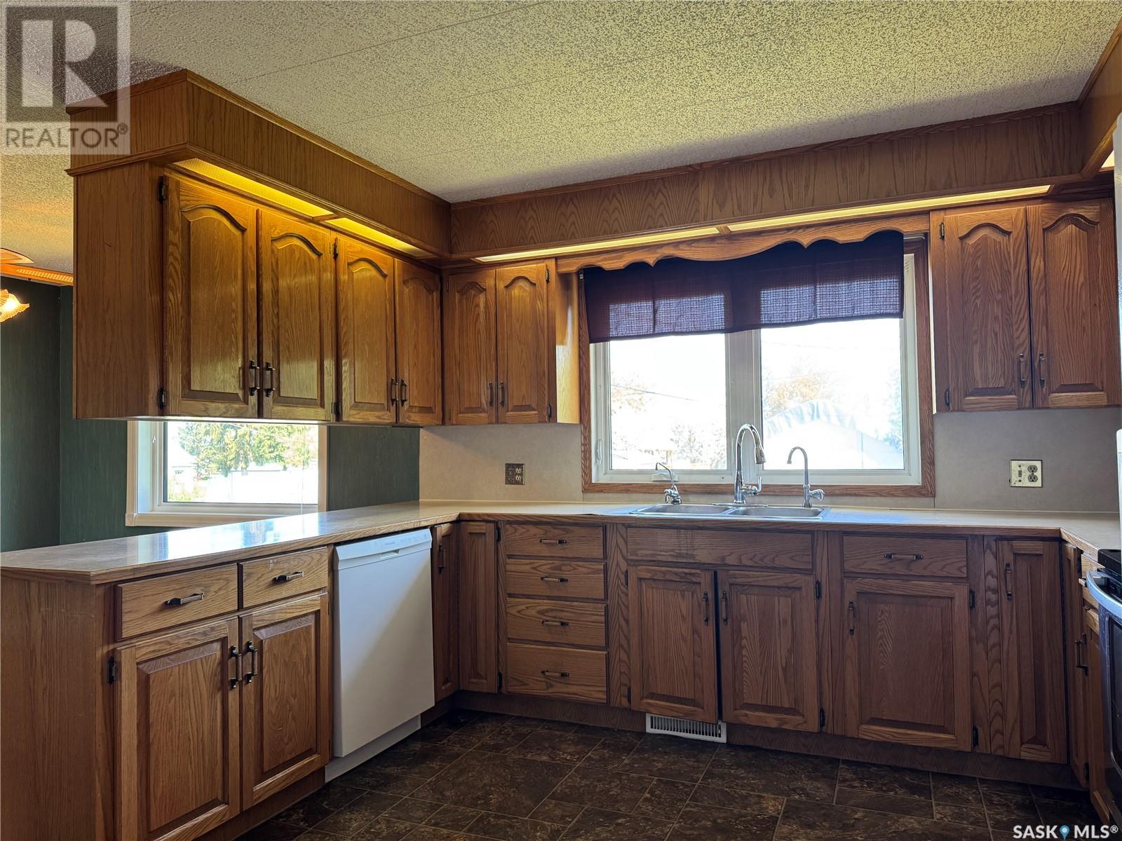 Property at 409 3rd AVENUE image 4