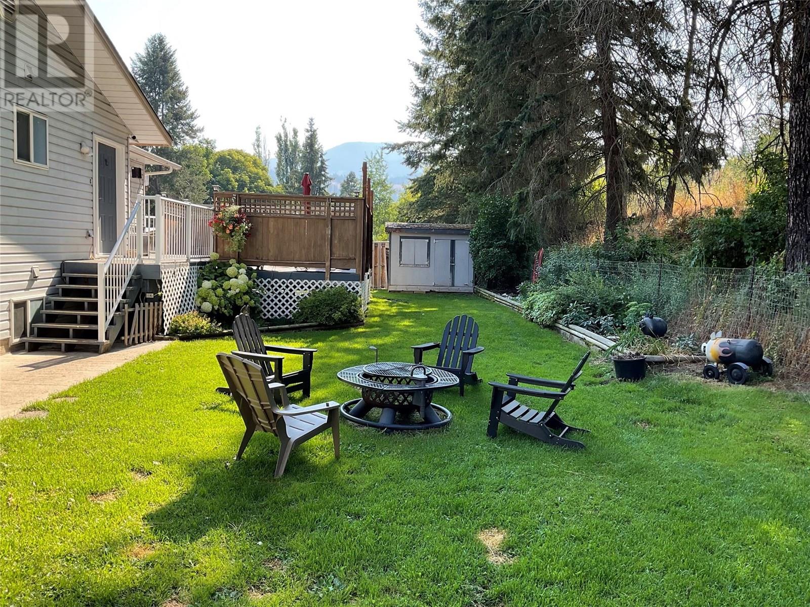 706 Central Avenue, Midway, British Columbia  V0H 1M0 - Photo 14 - 10354052