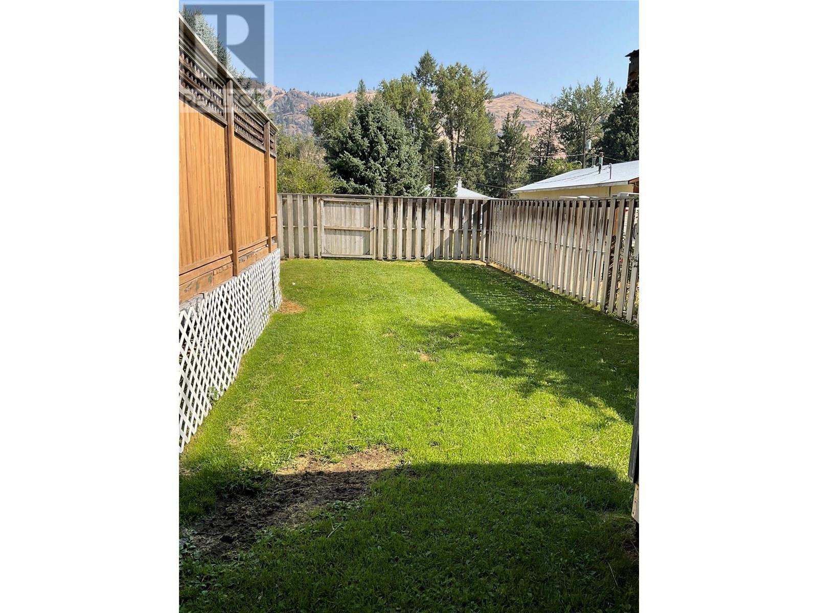706 Central Avenue, Midway, British Columbia  V0H 1M0 - Photo 20 - 10354052