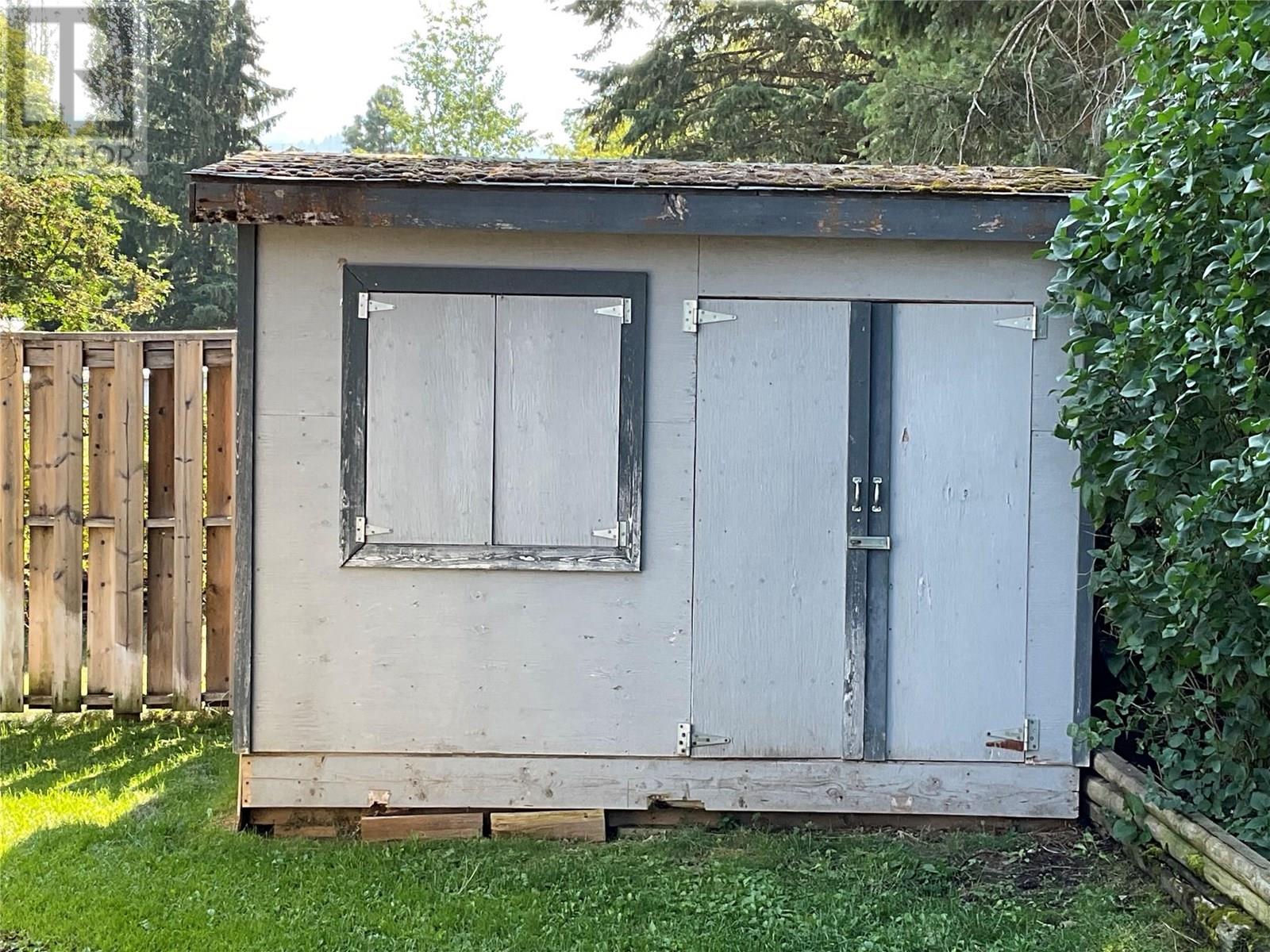 706 Central Avenue, Midway, British Columbia  V0H 1M0 - Photo 22 - 10354052