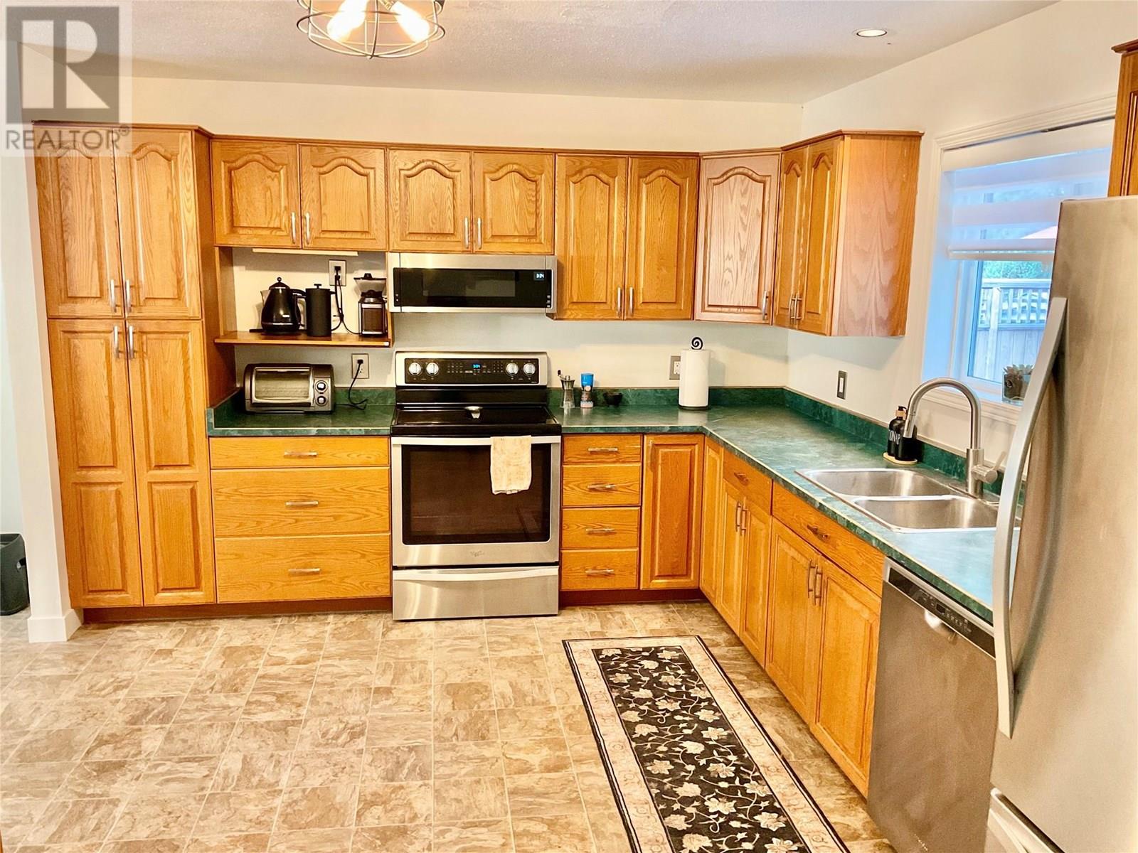 706 Central Avenue, Midway, British Columbia  V0H 1M0 - Photo 34 - 10354052
