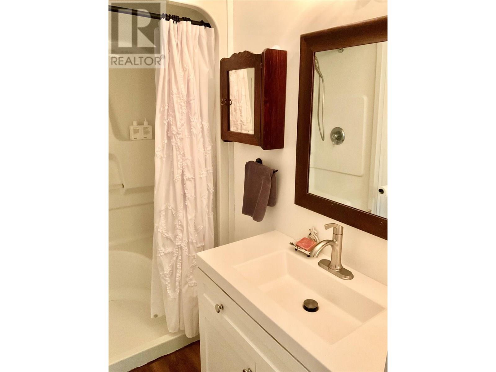 706 Central Avenue, Midway, British Columbia  V0H 1M0 - Photo 46 - 10354052