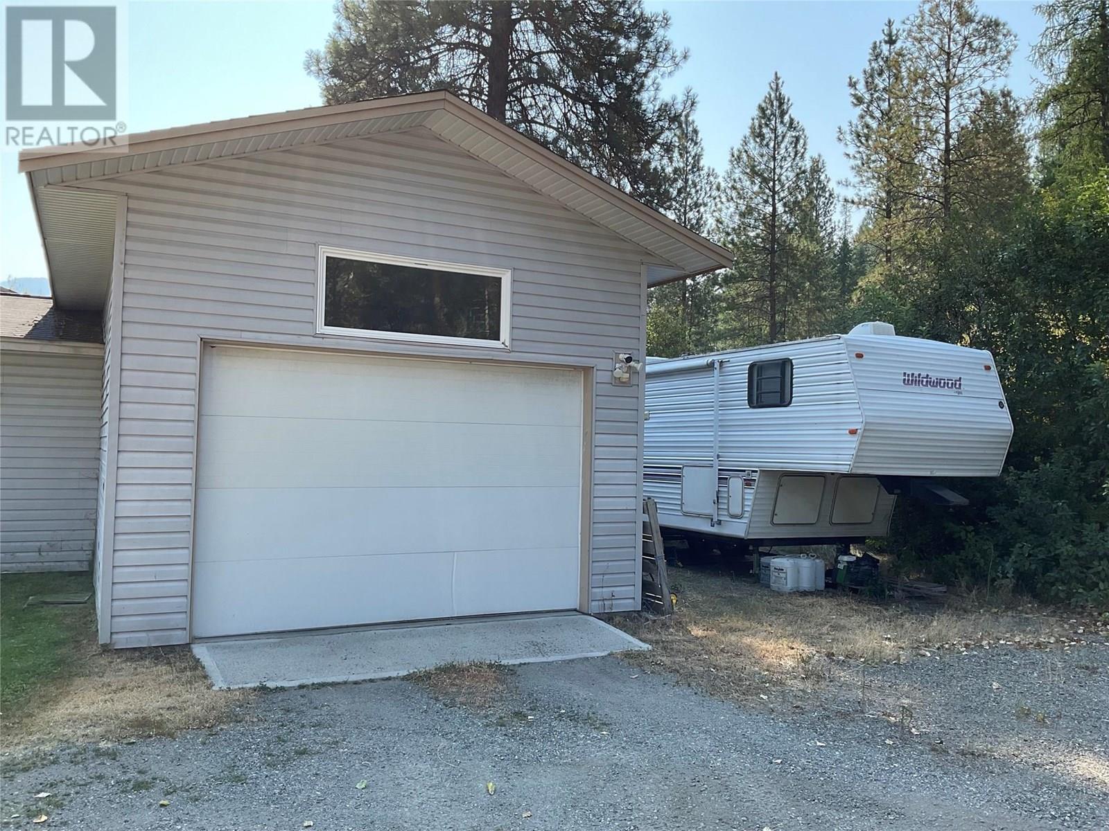 706 Central Avenue, Midway, British Columbia  V0H 1M0 - Photo 6 - 10354052