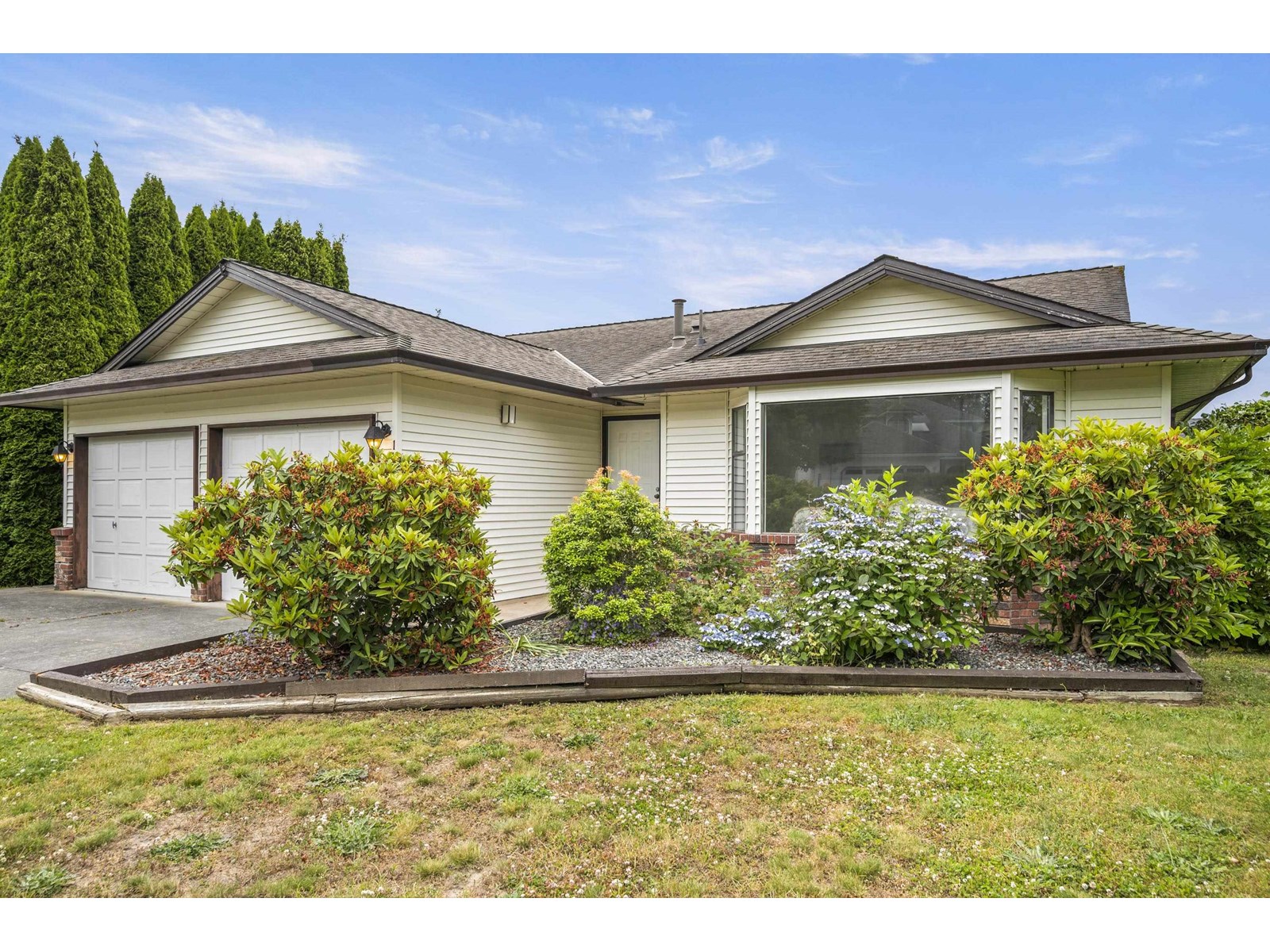 Property at 15958 19A AVENUE image 3