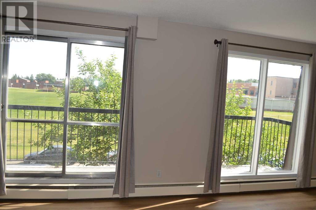 Property at 305, 431c Huntsville Crescent NW image 5