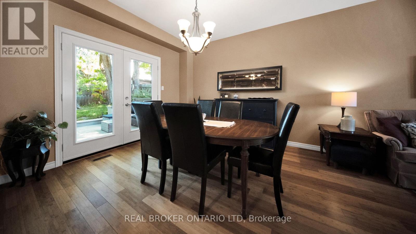 427 Olde Village Lane, Shelburne, Ontario  L0N 1S2 - Photo 10 - X12250096