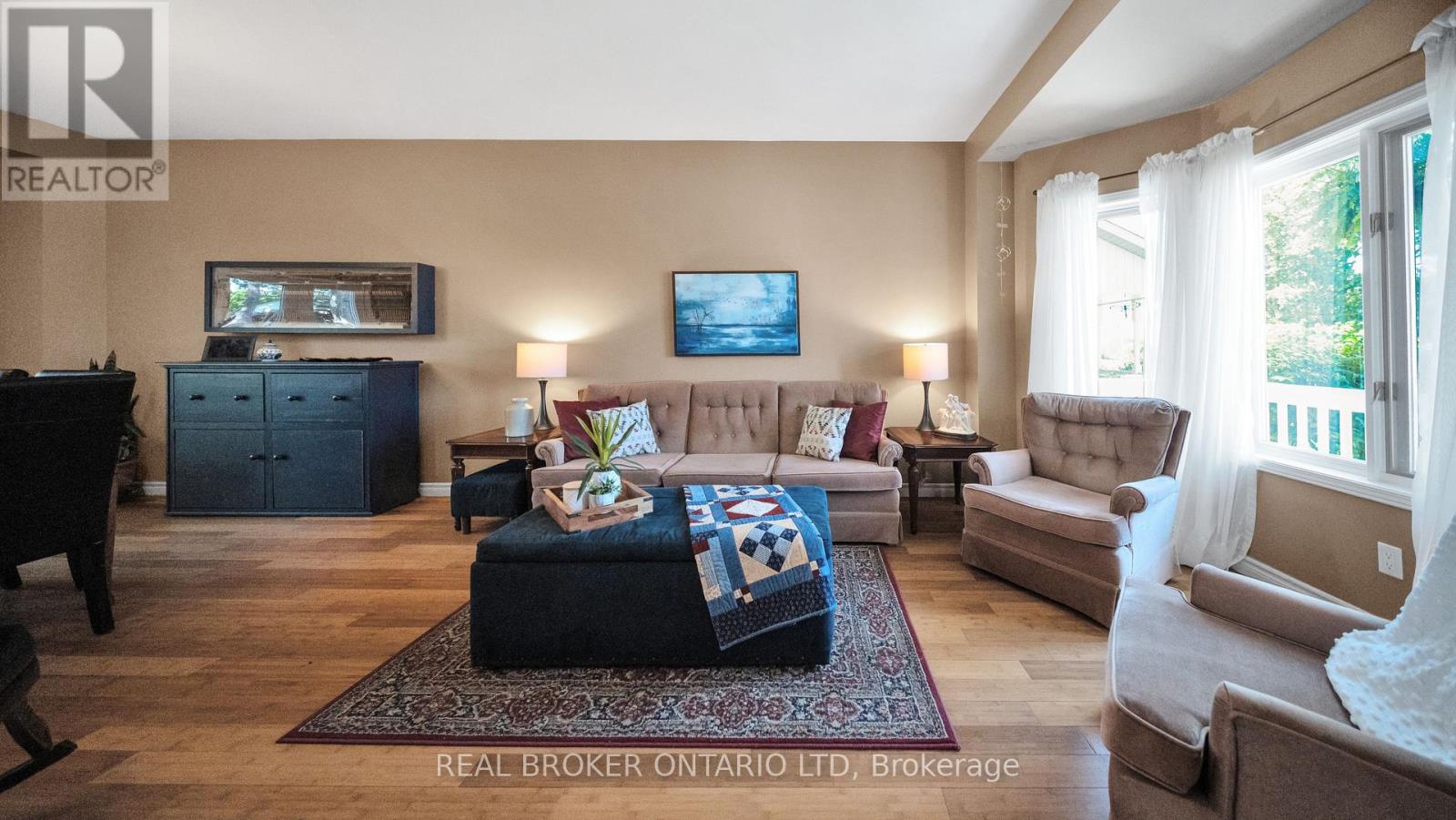 427 Olde Village Lane, Shelburne, Ontario  L0N 1S2 - Photo 12 - X12250096