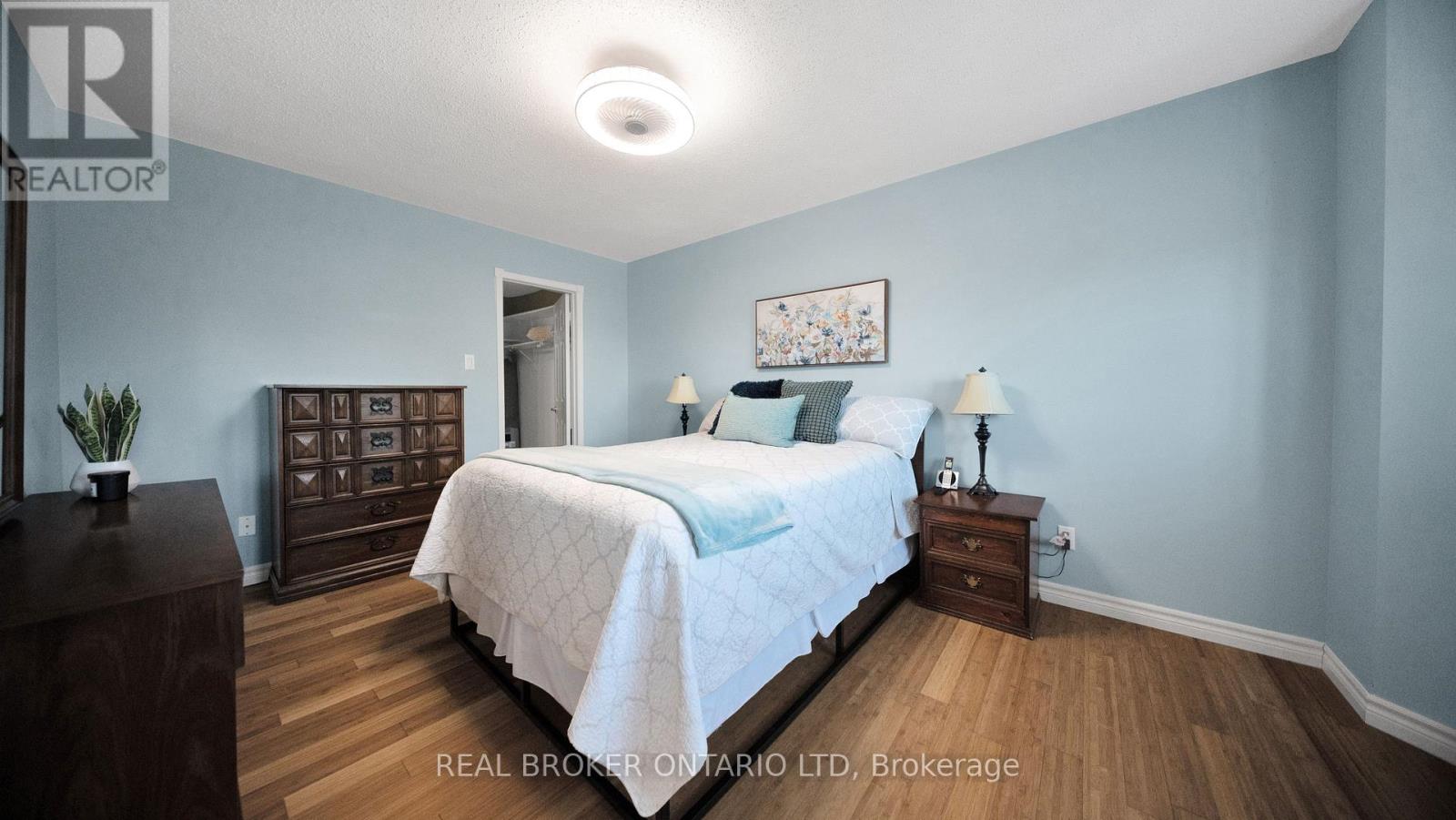 427 Olde Village Lane, Shelburne, Ontario  L0N 1S2 - Photo 19 - X12250096