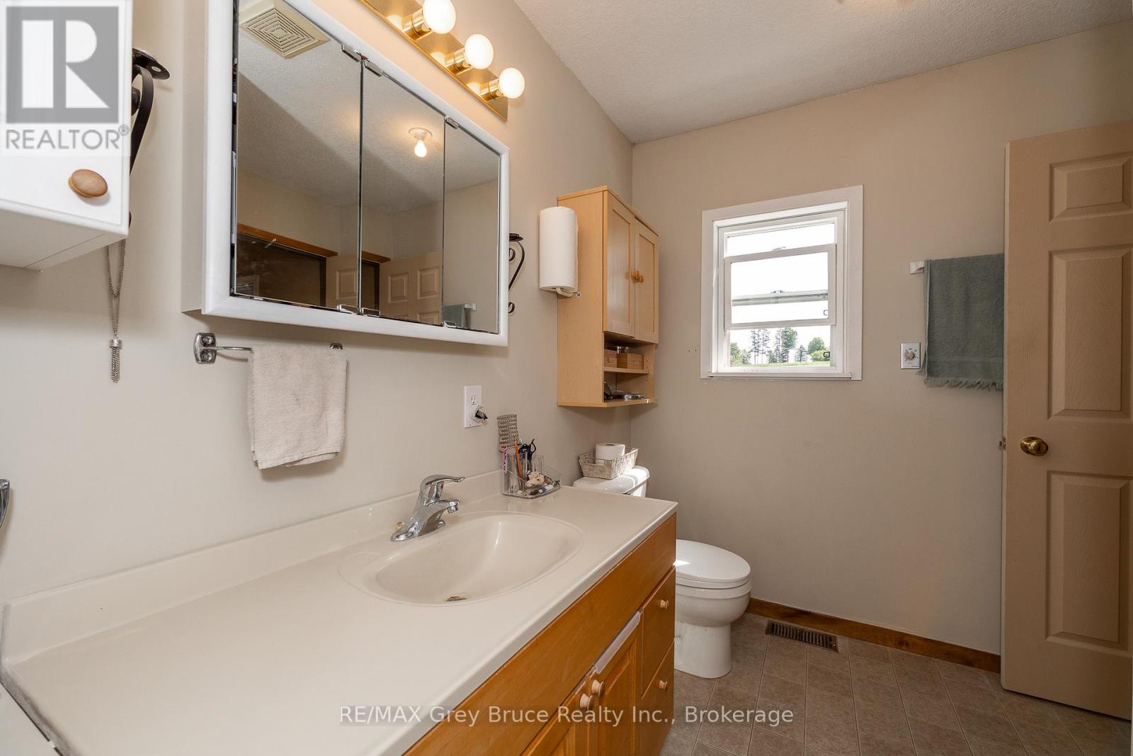 283 6 Concession, Arran-Elderslie, Ontario  N0H 2N0 - Photo 42 - X12250013