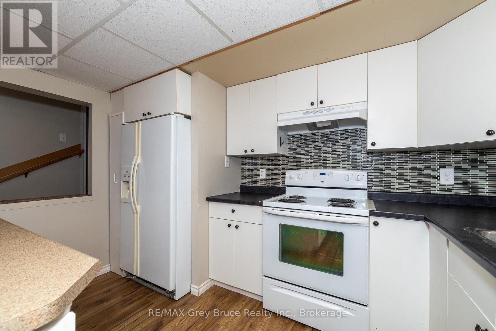 283 6 Concession, Arran-Elderslie, Ontario  N0H 2N0 - Photo 9 - X12250013