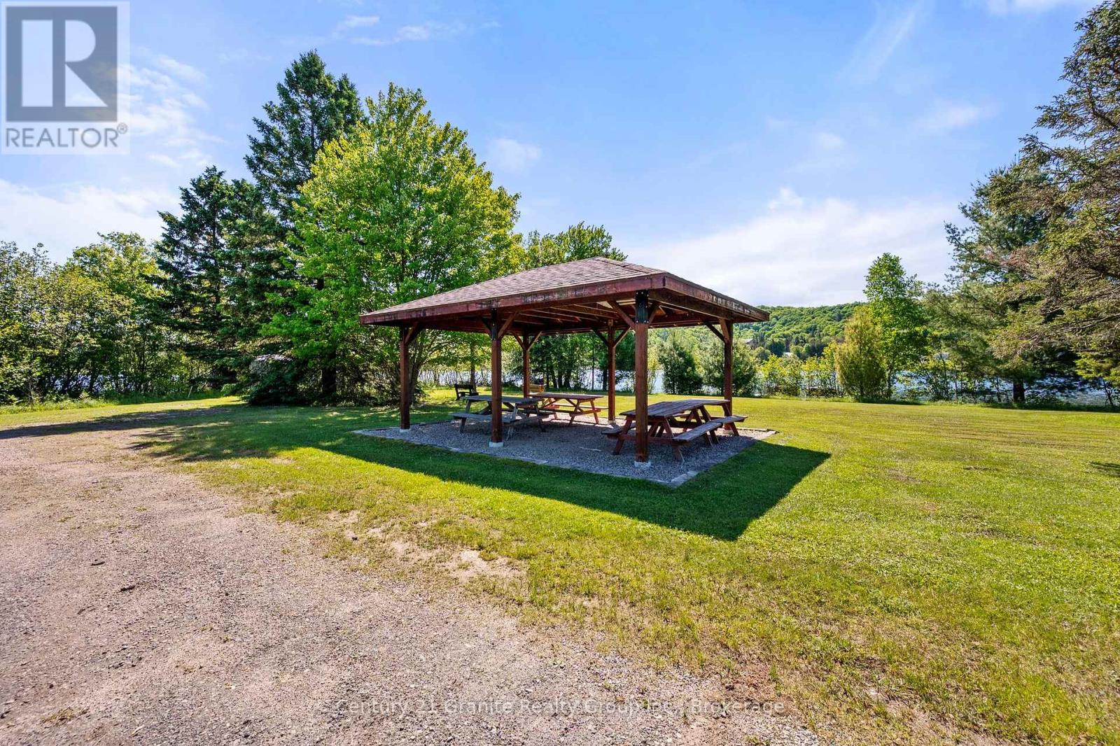 51 Farmcrest Avenue, Dysart Et Al, Ontario  K0M 1S0 - Photo 36 - X12250120
