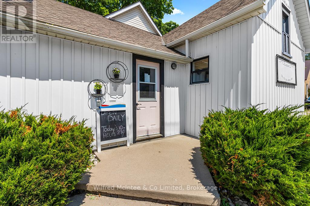609 Bricker Street, Saugeen Shores, Ontario  N0H 2C0 - Photo 9 - X12250128
