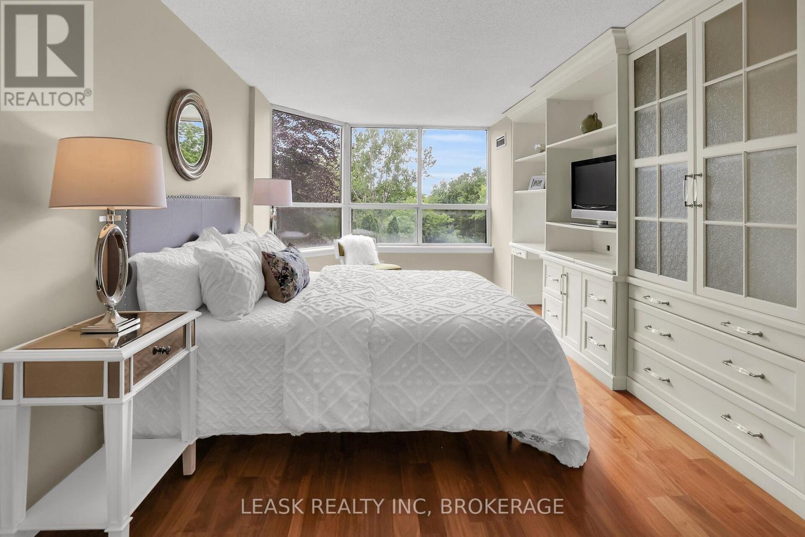 303 - 3 Towering Heights Boulevard, St. Catharines, Ontario  L2T 4A4 - Photo 11 - X12250056