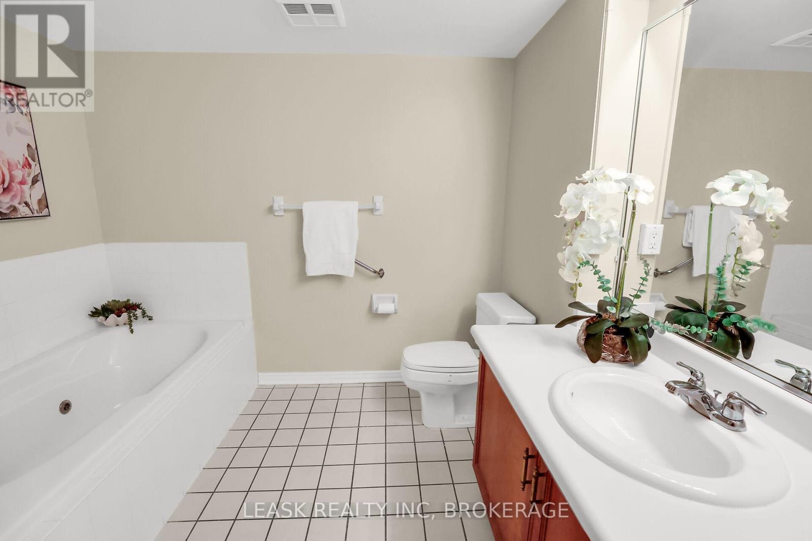 303 - 3 Towering Heights Boulevard, St. Catharines, Ontario  L2T 4A4 - Photo 12 - X12250056