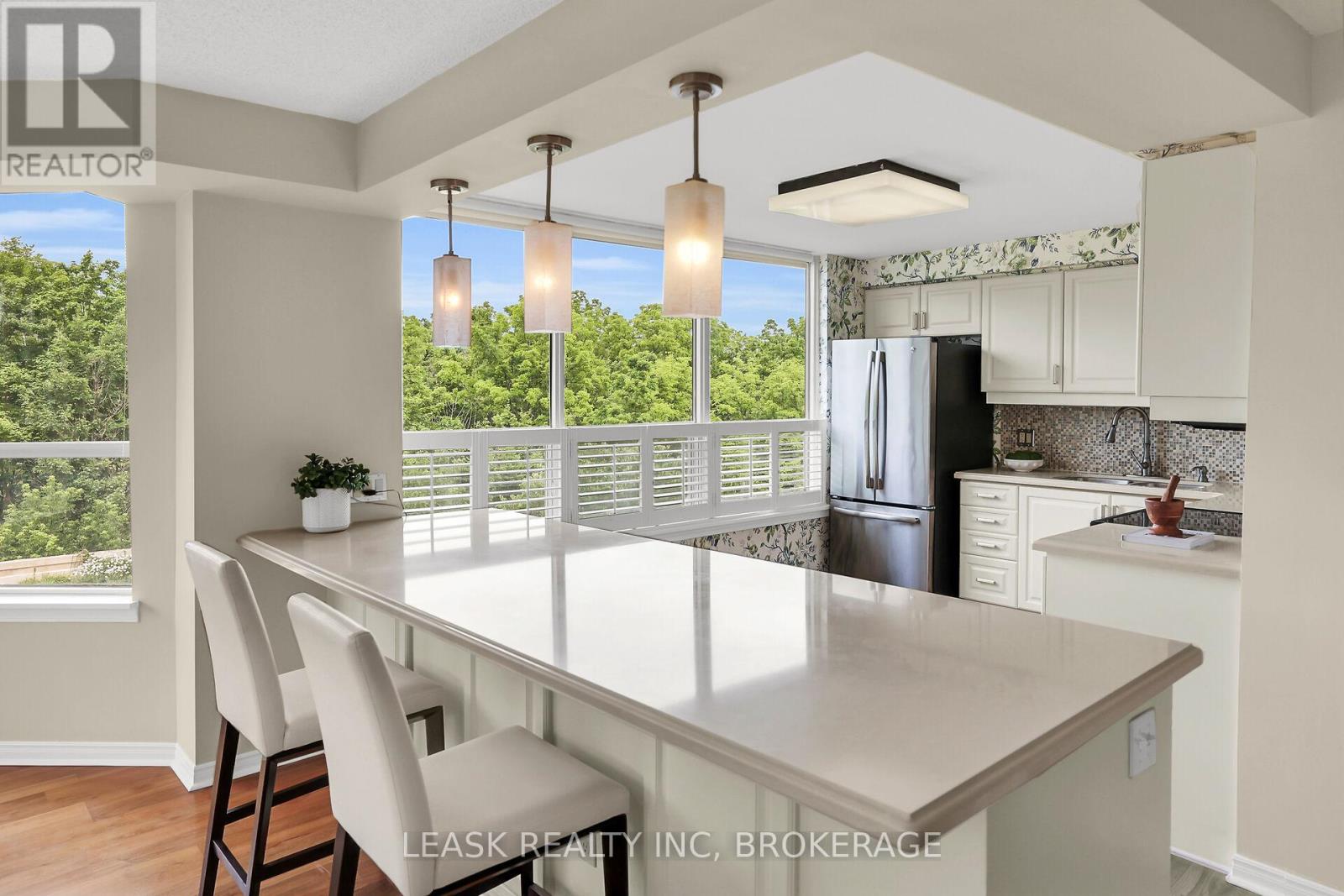 303 - 3 Towering Heights Boulevard, St. Catharines, Ontario  L2T 4A4 - Photo 6 - X12250056