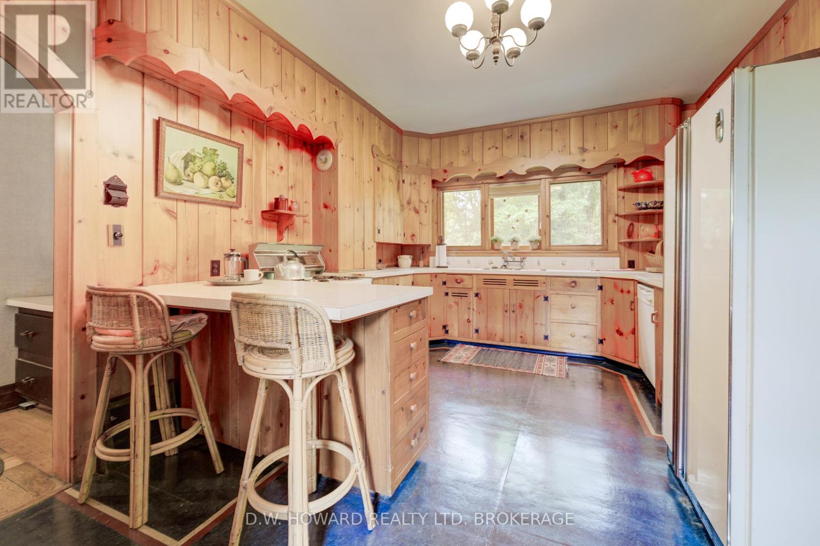 683 Pt Abino Road S, Fort Erie, Ontario  L0S 1N0 - Photo 12 - X12250119