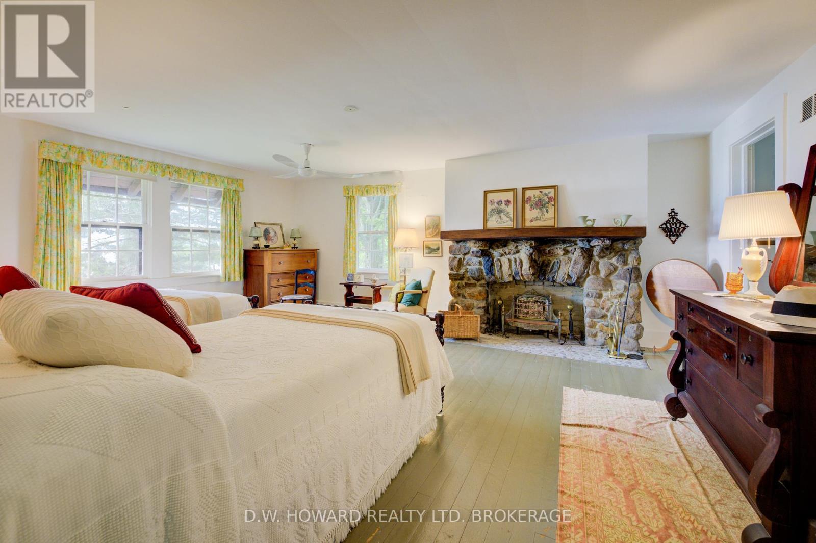683 Pt Abino Road S, Fort Erie, Ontario  L0S 1N0 - Photo 17 - X12250119