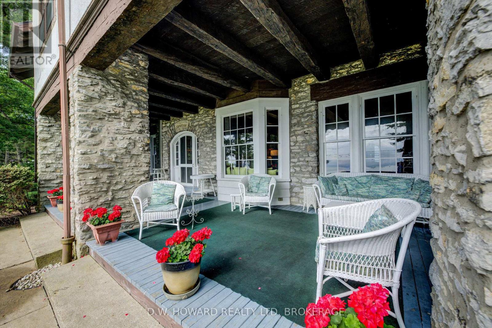683 Pt Abino Road S, Fort Erie, Ontario  L0S 1N0 - Photo 5 - X12250119