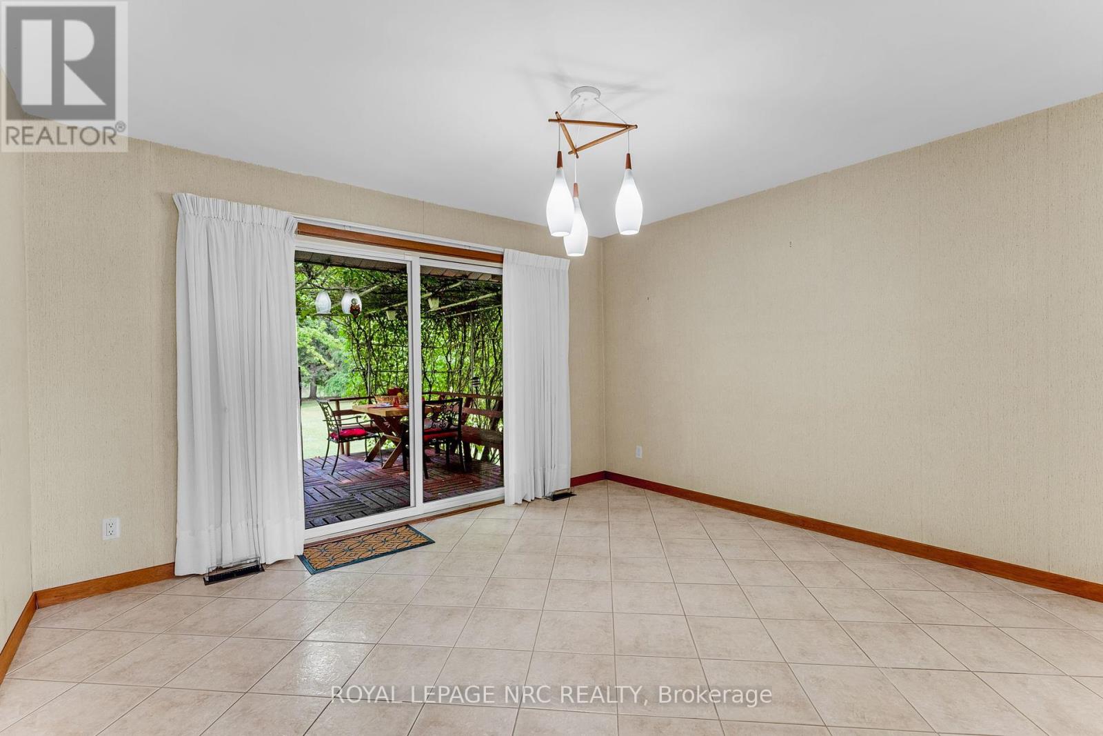 1310 Four Mile Creek Road, Niagara-On-The-Lake, Ontario  L0S 1J0 - Photo 20 - X12250132