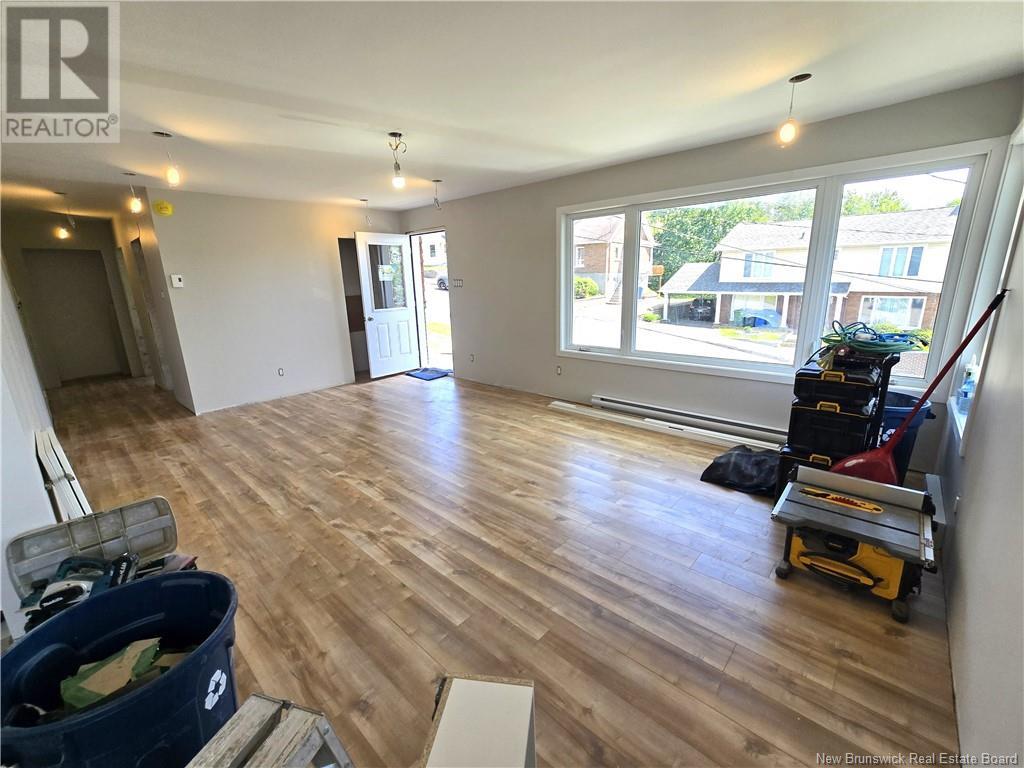 Property at 18 23E Avenue image 4