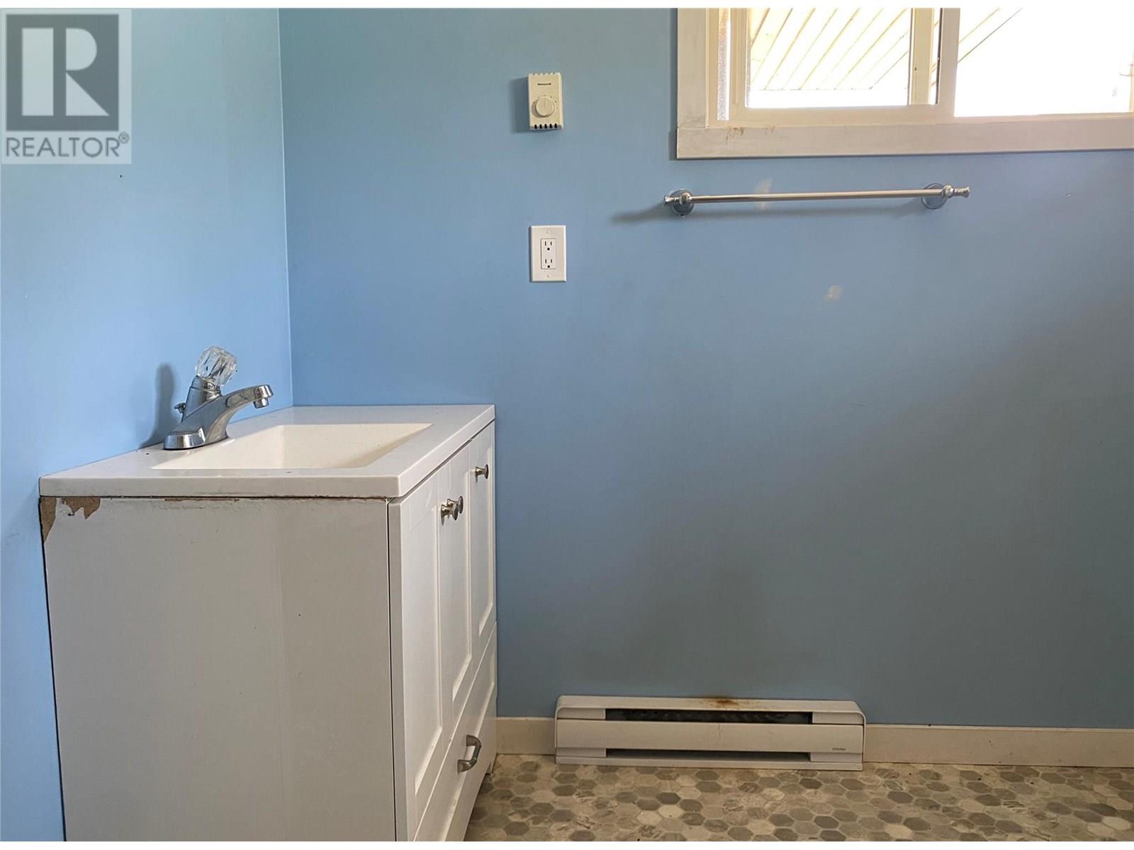 5325 Highway 33 Highway, Beaverdell, British Columbia  V0H 1A0 - Photo 17 - 10353708