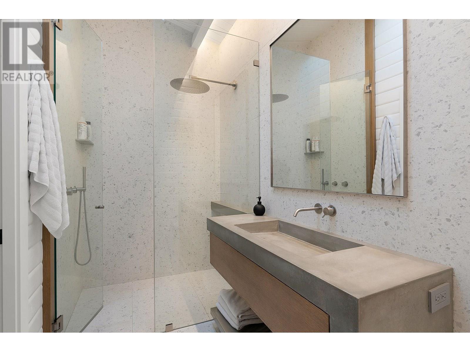4110 Lakeshore Road, Kelowna, British Columbia  V1W 1V6 - Photo 51 - 10353783