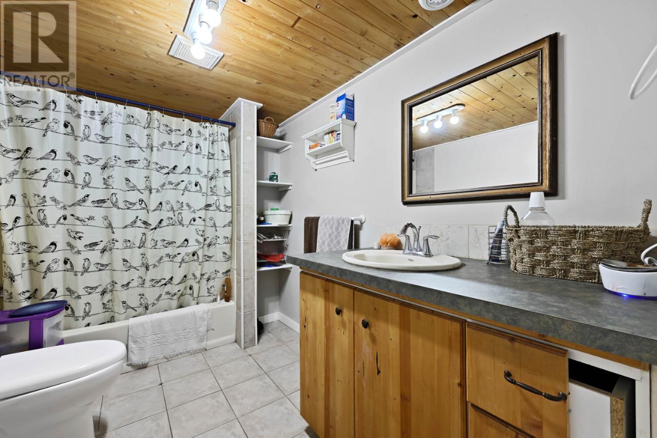 2090/2092 Westsyde Road, Kamloops, British Columbia  V2B 7C2 - Photo 38 - 10354048
