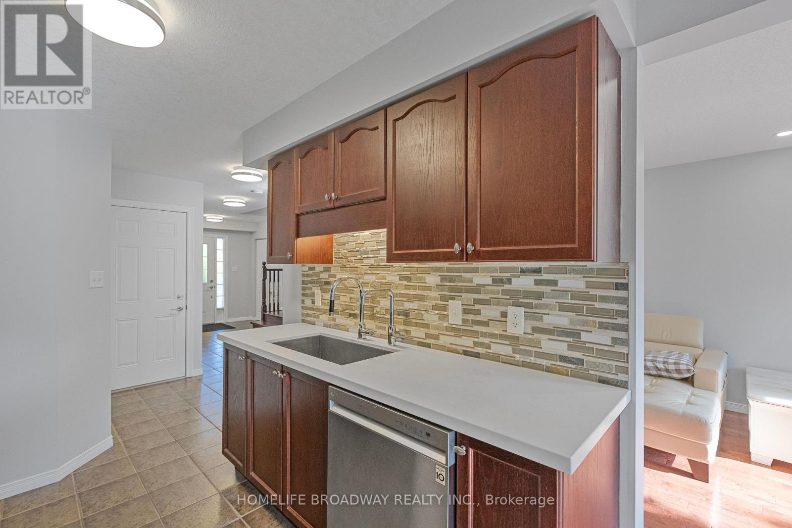 752 Paris Boulevard, Waterloo, Ontario  N2T 2Y1 - Photo 17 - X12249561