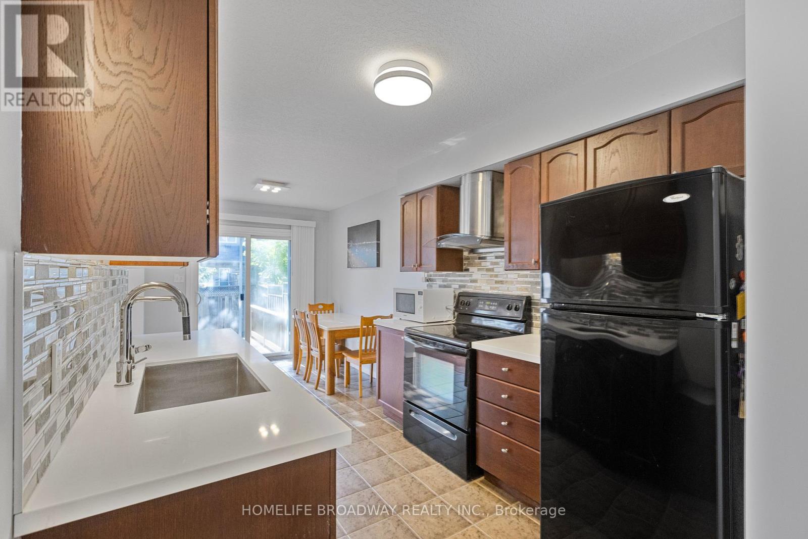752 Paris Boulevard, Waterloo, Ontario  N2T 2Y1 - Photo 18 - X12249561