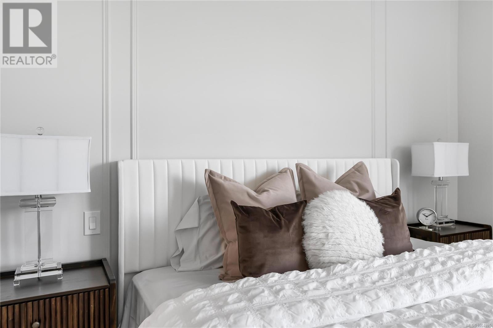 5 2590 Penrhyn St, Saanich, British Columbia V8N 1G3 - Photo 24 - 1004895