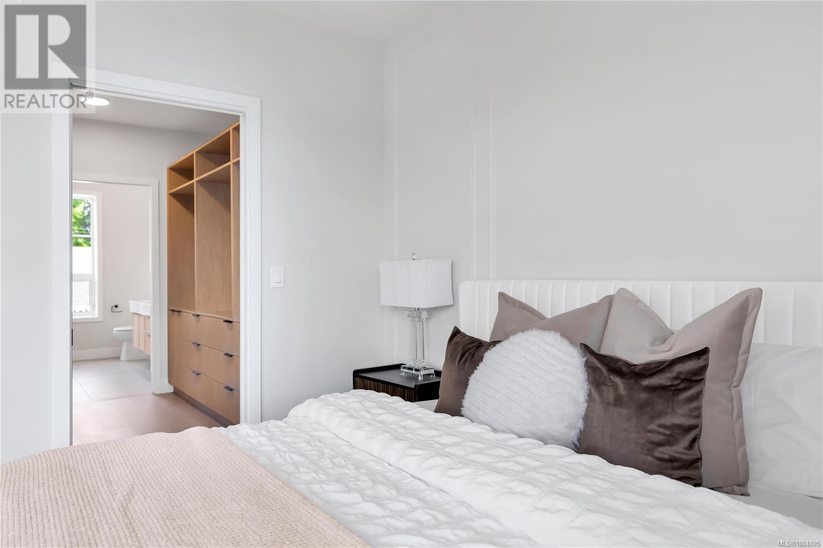 5 2590 Penrhyn St, Saanich, British Columbia V8N 1G3 - Photo 35 - 1004895