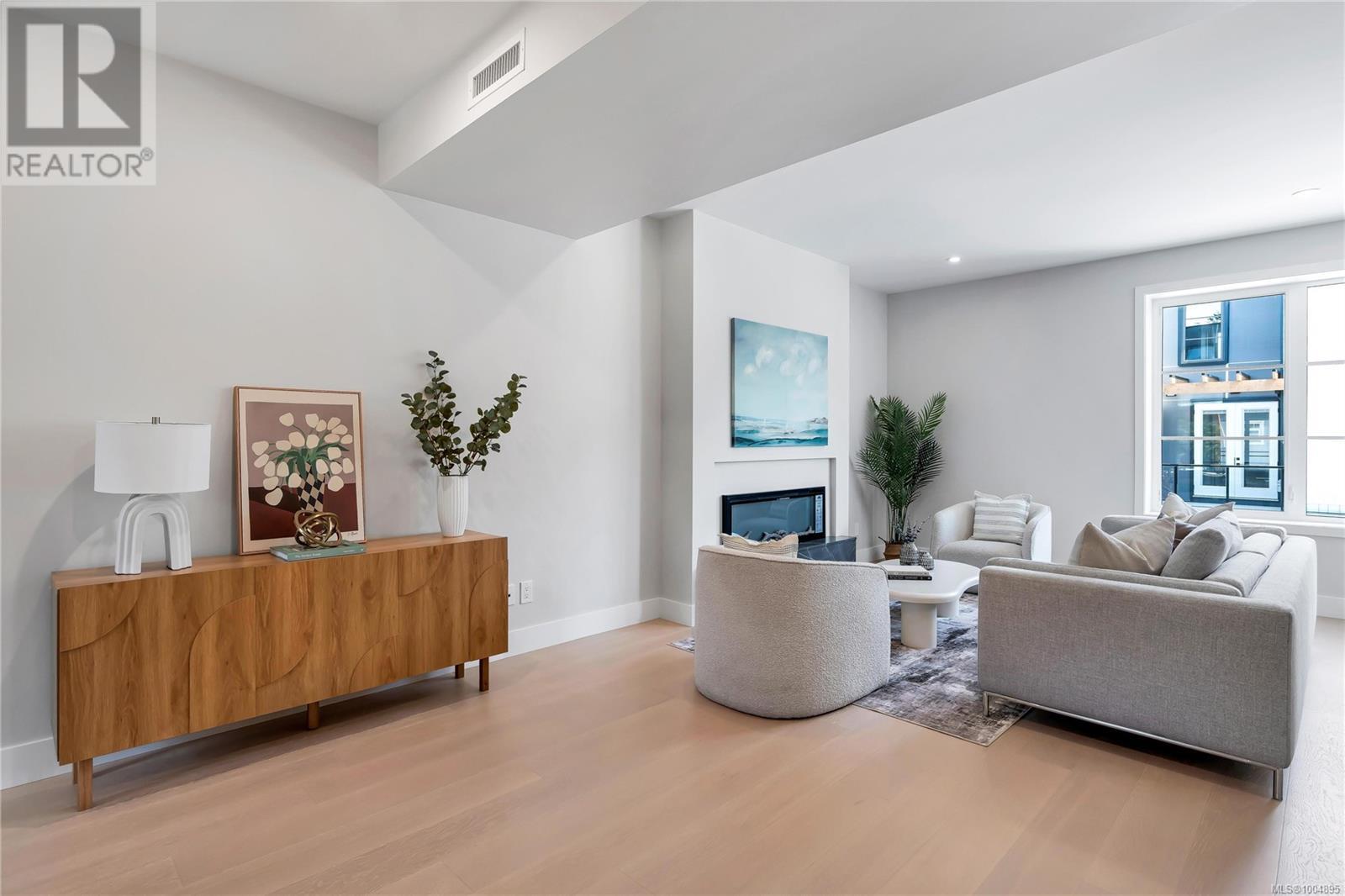 5 2590 Penrhyn St, Saanich, British Columbia V8N 1G3 - Photo 11 - 1004895