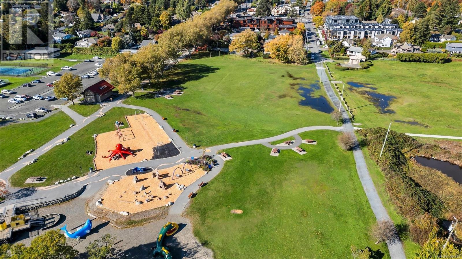 5 2590 Penrhyn St, Saanich, British Columbia V8N 1G3 - Photo 56 - 1004895