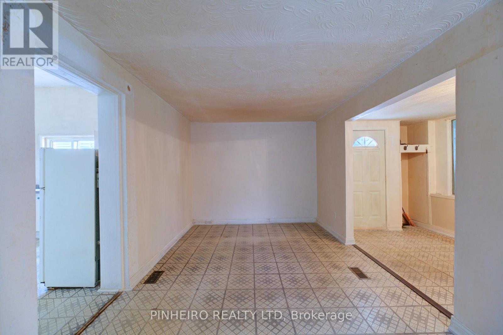 161 Dreaney Avenue, London East, Ontario  N5Z 1W9 - Photo 14 - X12250161