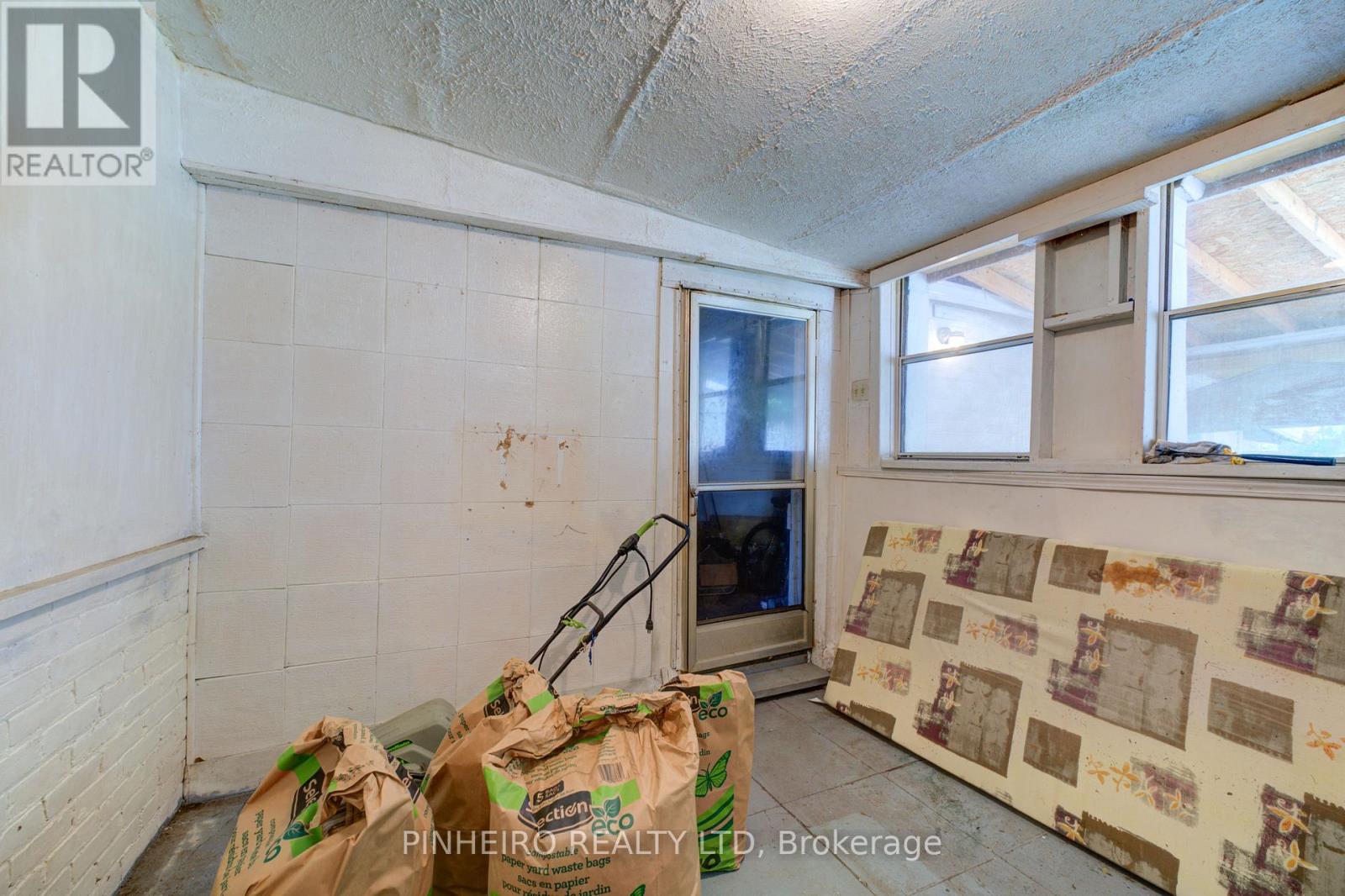 161 Dreaney Avenue, London East, Ontario  N5Z 1W9 - Photo 24 - X12250161