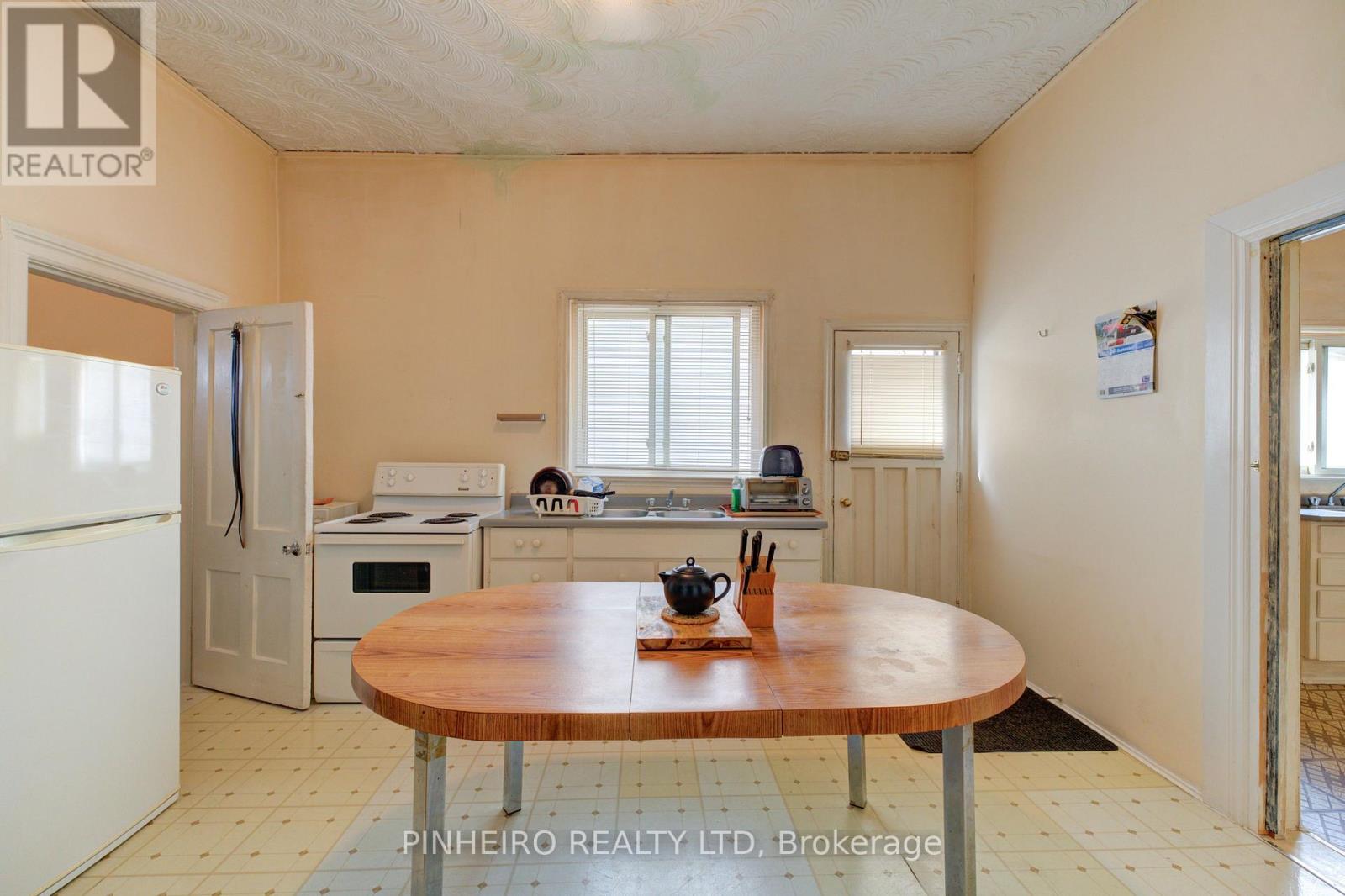 161 Dreaney Avenue, London East, Ontario  N5Z 1W9 - Photo 6 - X12250161