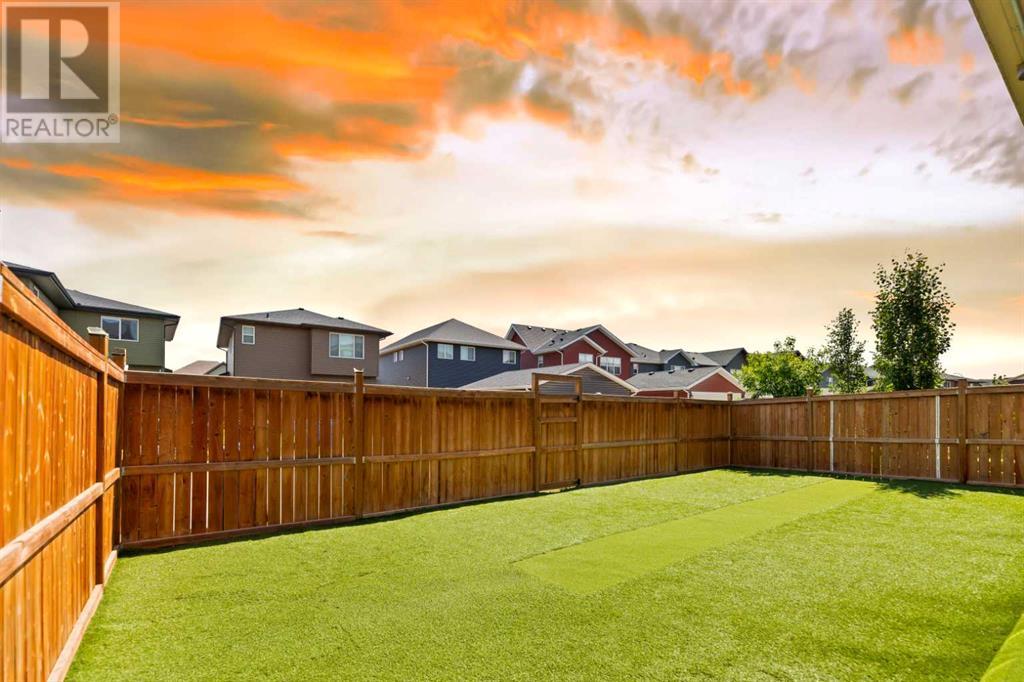 Property at 99 Evansglen Circle NW image 3